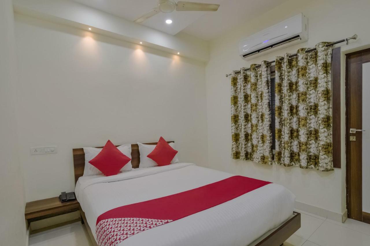 Neema Residency Hotel Anantapur Exterior photo